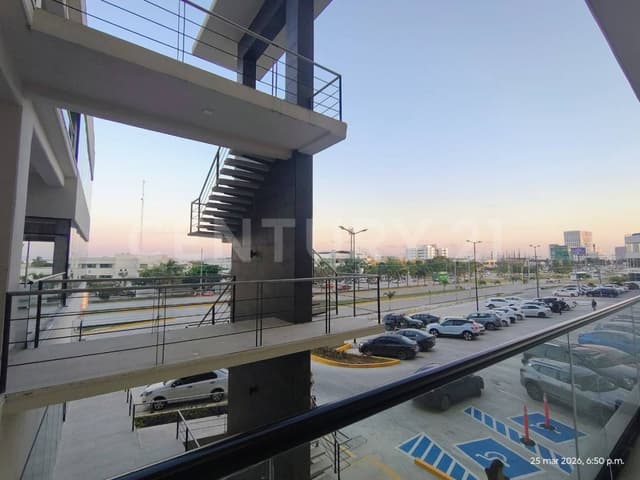 RENTA DE CENTRICO LOCAL EN PLAZA COMERCIAL, CANCÚN, Q. ROO DH2426