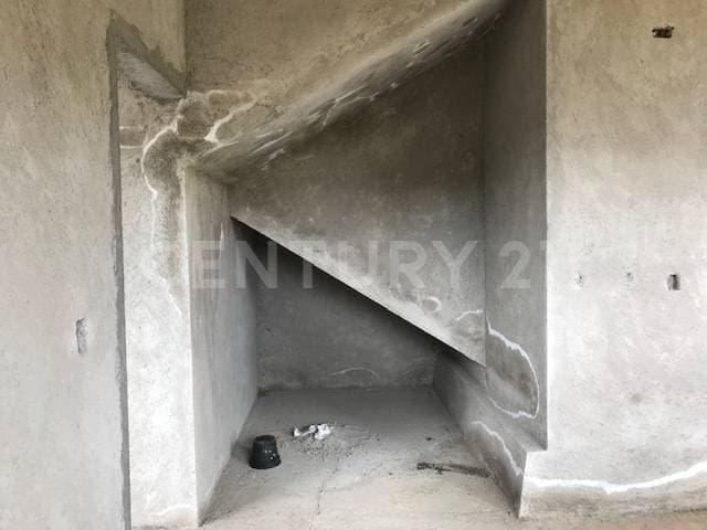 Terreno en VENTA de 510m2 con construcción en planta baja - Haras La Joya