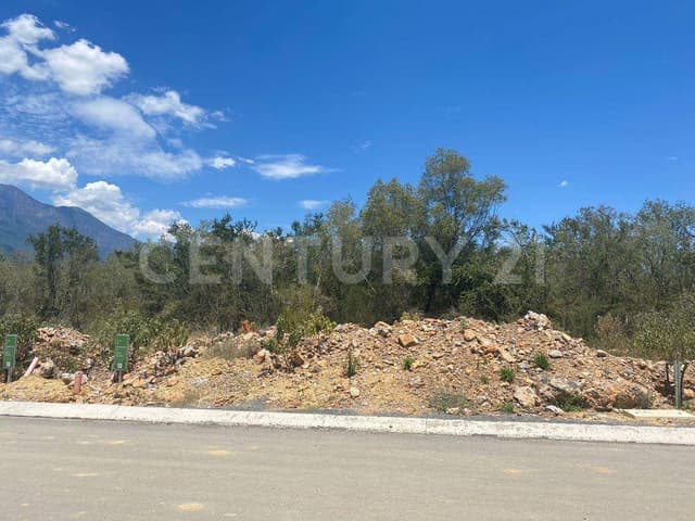 TERRENO EN VENTA RESIDENCIALES EN CARRETERA NACIONAL , SANTIAGO N.L.