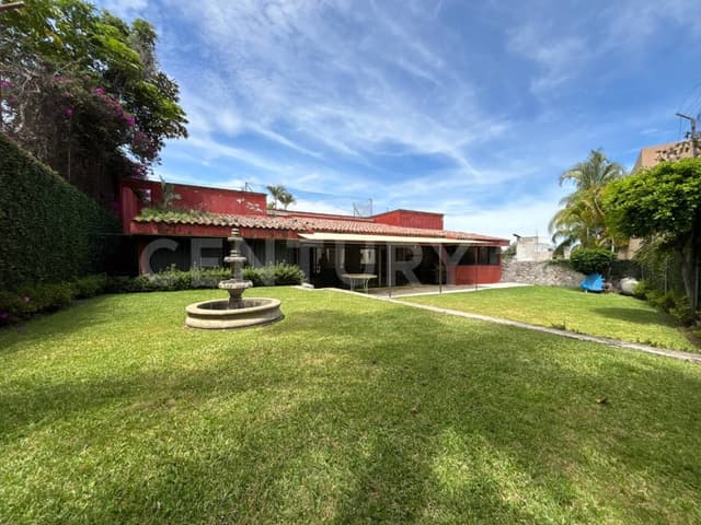 CASA EN HACIENDA DE TETELA EN AV SUBIDA CHALMA, CUERNAVACA, MORELOS.