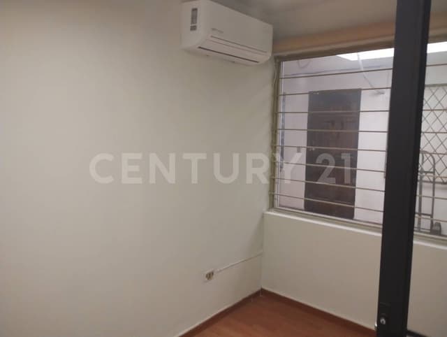 OFICINA COMERCIAL EN RENTA EN COL. CUMBRES 2 SECTOR EN MONTERREY