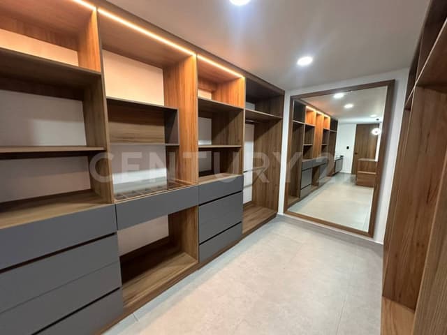 VENTA CASA 4 RECÁMARAS ILUMINACIÓN LED PARQUE QUERÉTARO,LOMAS ANGELÓPOLIS III