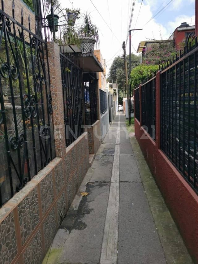 Casa de 3 niveles en Unidad Hab Santa Fe