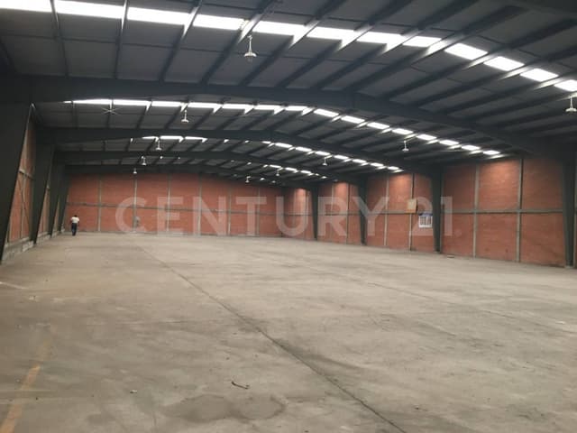 BODEGA EN RENTA DE 2,100 M2 CON EXCELENTE UBICACIÓN EN ZONA IND. DE SALTILLO