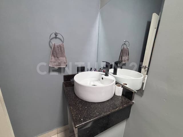 CASA EN VENTA EN COLONIA DIANA LAURA