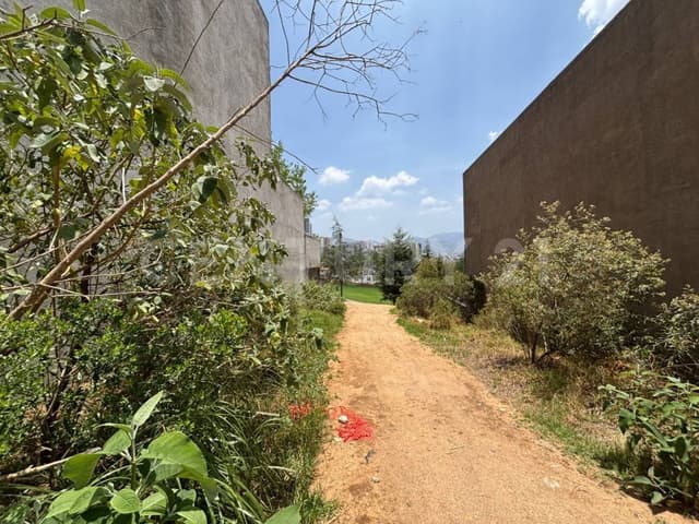 TERRENO EN BOSQUE REAL, HUIXQUILUCAN, ESTADO DE MÉXICO.