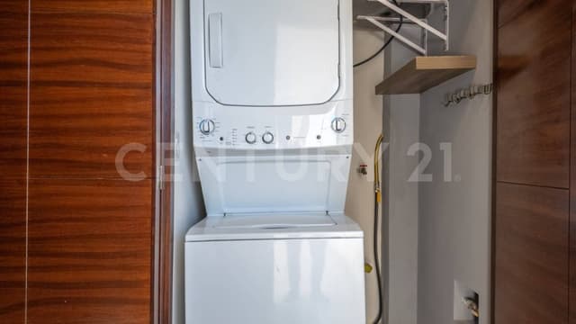 PENTHOUSE EN VENTA A 5 MIN DE LA MARINA, AMUEBLADO.