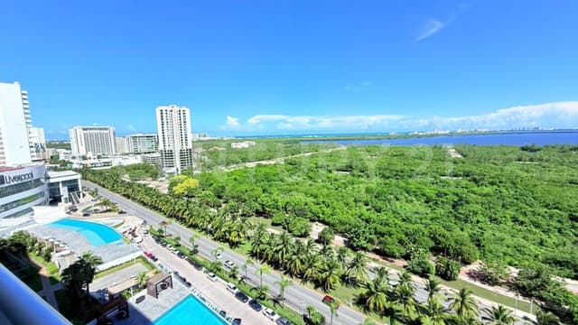 Departamento amueblado en Venta - Malecón Américas
