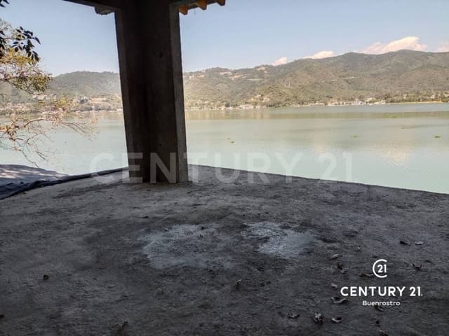 CASA NUEVA CON ACCESO AL LAGO EN SAN ANTONIO, VALLE DE BRAVO, MEXICO