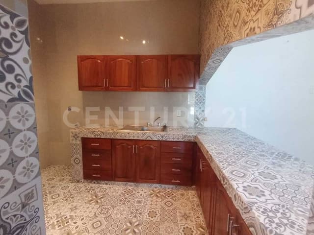 CASA EN EL TRAPICHE, CON LOCAL Y TERRENO AMPLIO