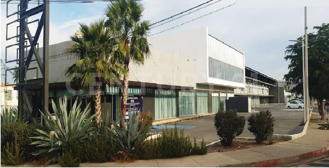 SE RENTA LOCAL COMERCIAL CON VOCACION PARA BANCOS