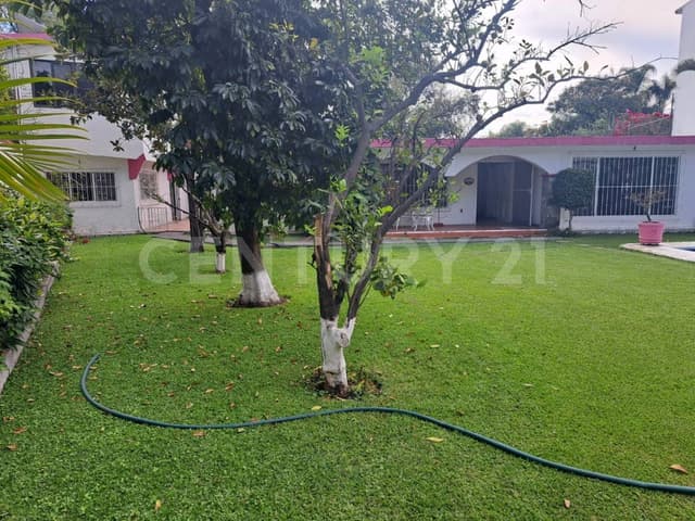 CASA EN VENTA EN SUMIYA CUERNAVACA MOR. UNA PLANTA