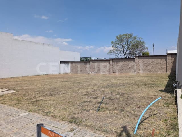 LOTE EN VENTA EN PARQUE MICHOACAN, ZONA CASCATA LOMAS DE ANGELOPOLIS.