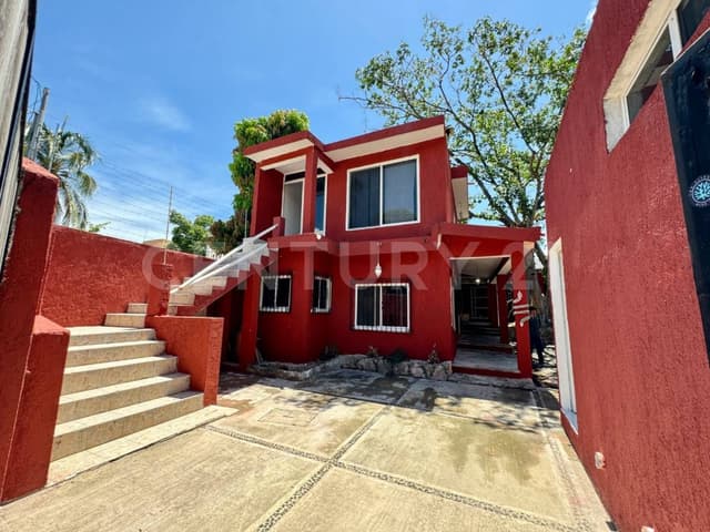 Se vende casa con local estudio y cuartos Ejido Playa del Carmen P3777