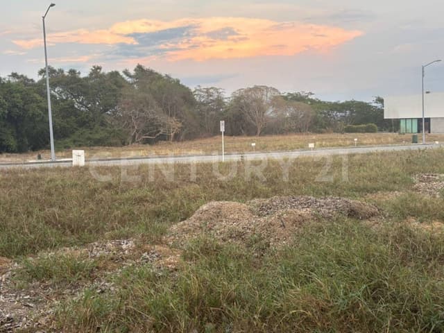 Terreno Residencial 1ra etapa, con vista a campo de Golf en Altozano