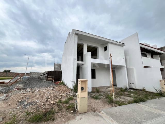 Casa en desarrollo en Venta en Fraccionamiento Residencial Santuaria, Sjr, Qro.