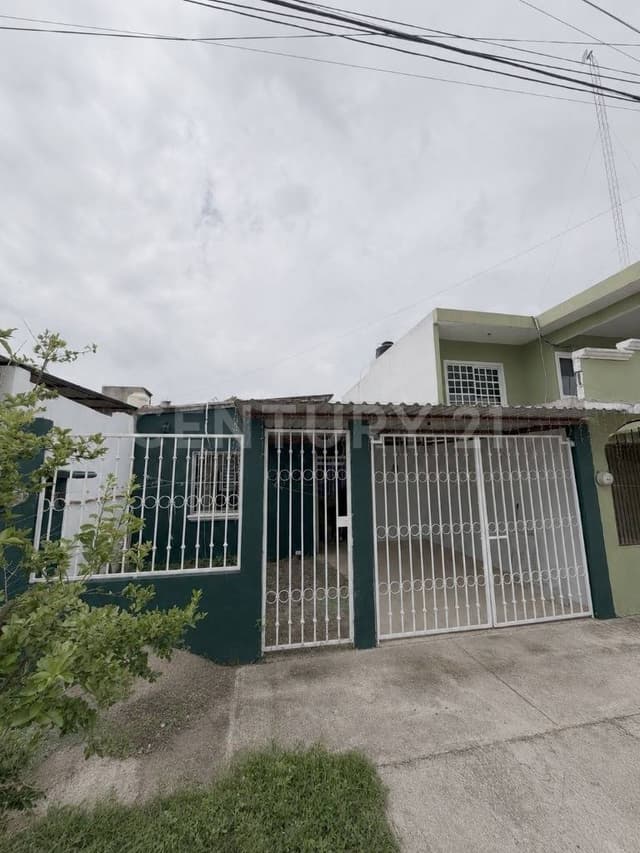 CASA EN VENTA EN FRACC. JUCHIMAN, VILLAHERMOSA, TABASCO