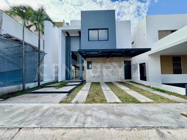 Casa de lujo con alberca privada en Vía Cumbres | Lista para estrenar en Cancún