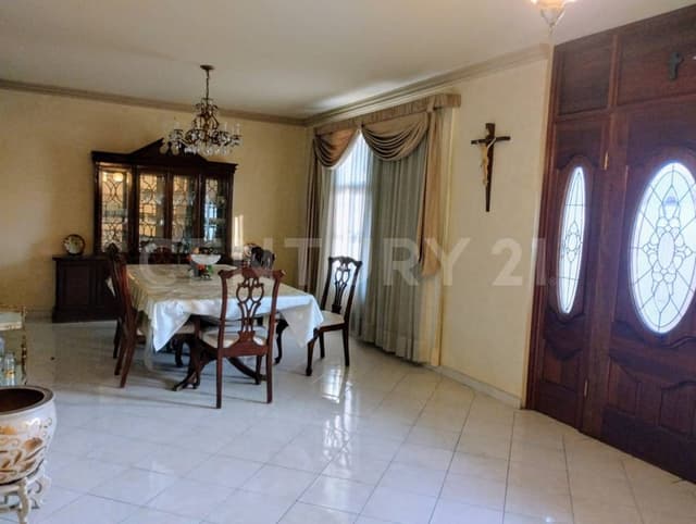 SE RENTA CASA EN COL REPUBLICA SALTILLO