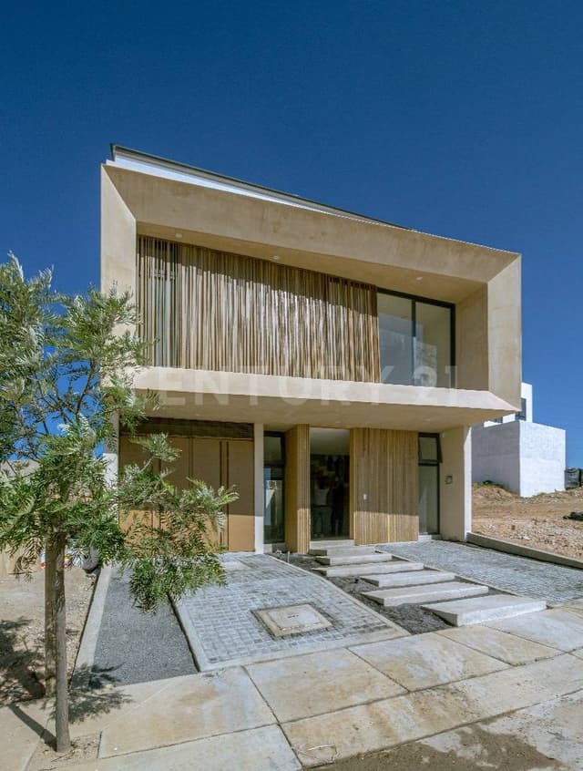 Casa en Venta de 3 Recámaras en Valle Imperial