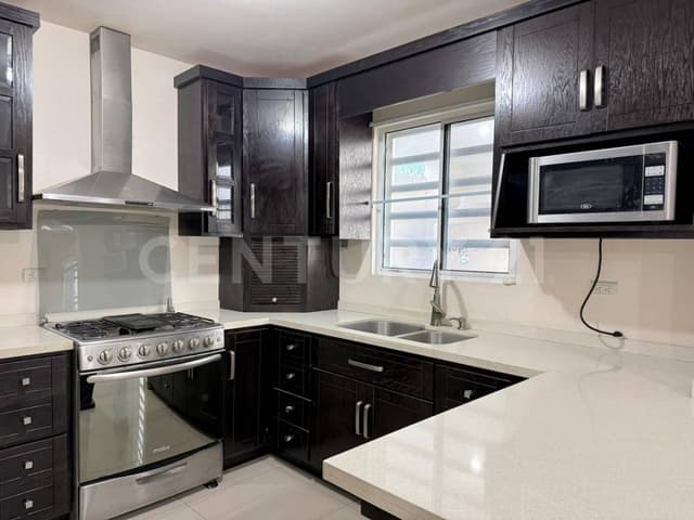 Residencia en Valle Alto con terraza espectacular y amplios espacios