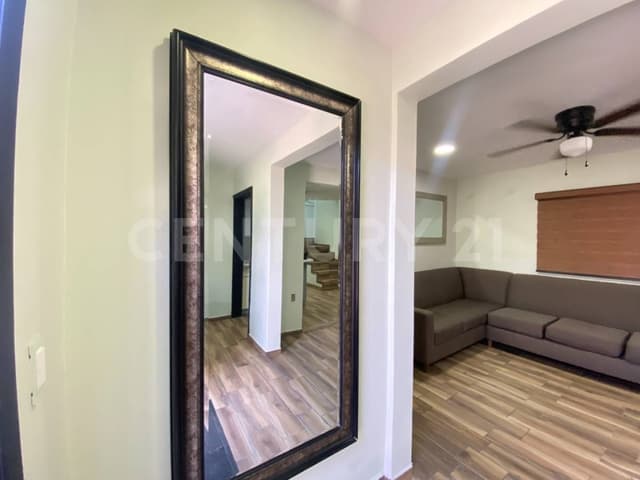 Departamento de 2 niveles en Renta