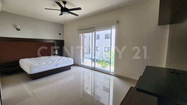 CASA EN VENTA EN RESIDENCIAL PALMARIS HUAYACAN EN CANCÚN