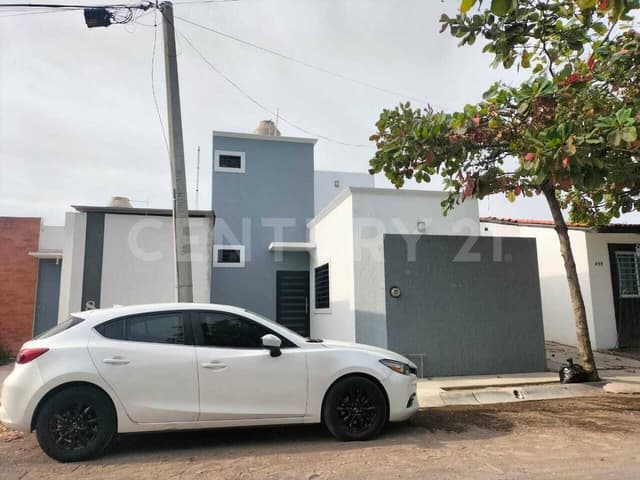 Casa en venta en el Centenario, Villa de Alvarez, Colima.