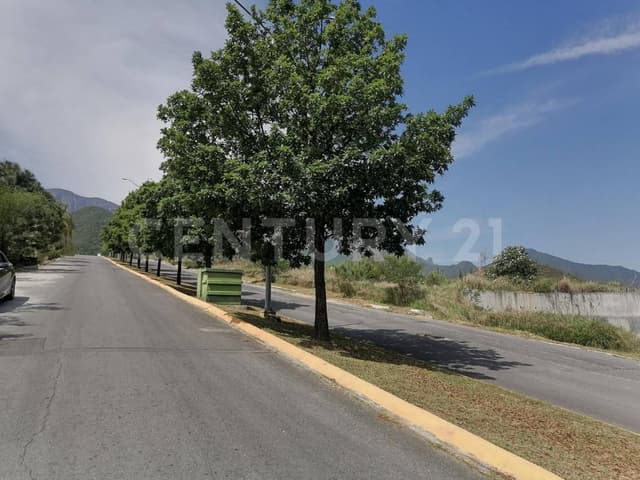 TERRENO EN VENTA EN COL. BOSQUES DE VALLE ALTO EN MONTERREY