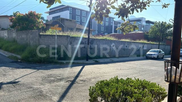 TERRENO EN VENTA EN BOSQUES DEL VALLE, SAN PEDRO GARZA GARCIA, NUEVO LEON