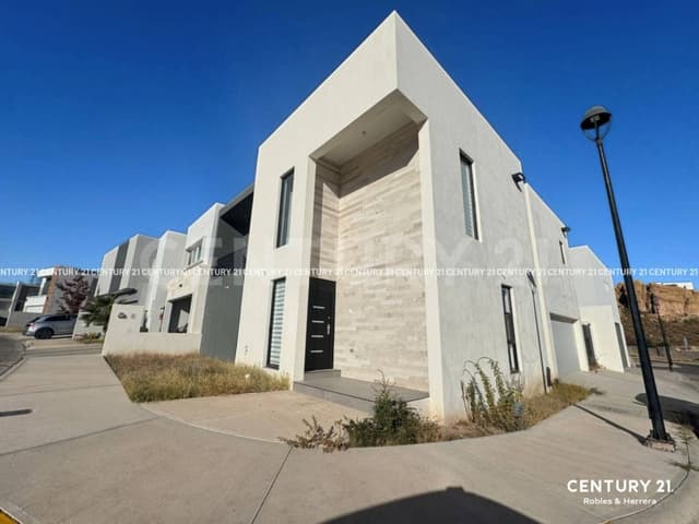 Casa en Venta en Jardines del Pedregal Residencial, Chihuahua