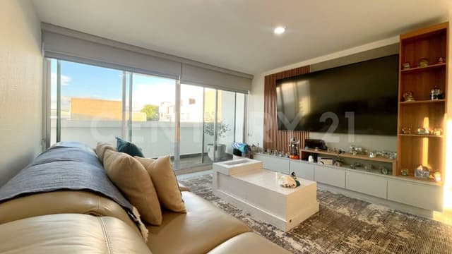 VENTA CASA SEMINUEVA DE 4 RECÁMARAS EN PARQUE MICHOACÁN,LOMAS DE ANGELOPOLIS III