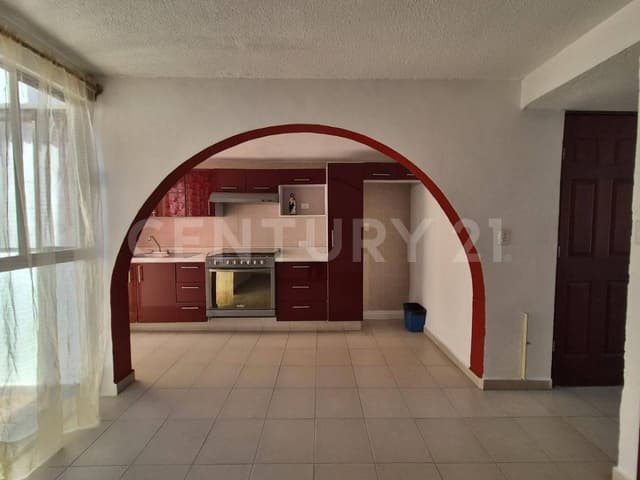 CASA EN RENTA REAL DE SANTA CLARA I
