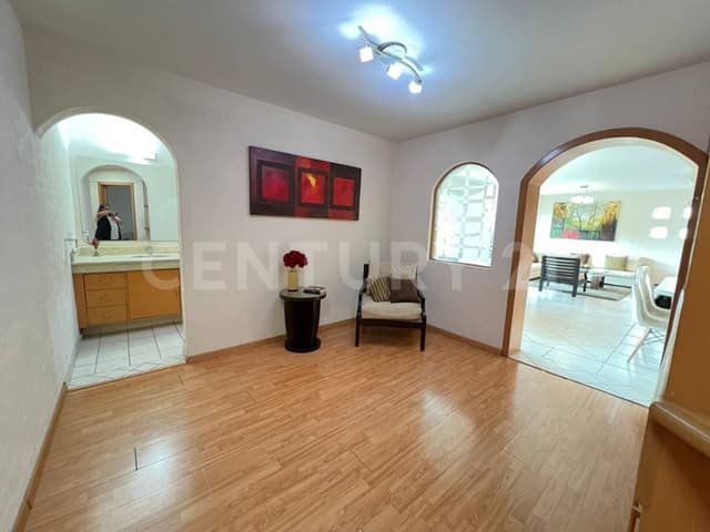 Departamento en venta, en Col. Real Vallarta, Zapopan, Jalisco.