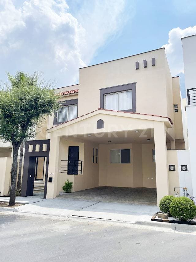 CASA EN RENTA EN COL. BOSQUES DE LAS CUMBRES EN MONTERREY