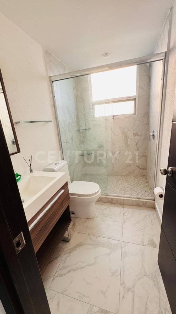 EXCLUSIVO DEPARTAMENTO DE 190 M² EN BOSQUES DE LOMAS VERDES