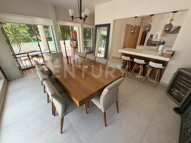 Casa con Alberca en Venta en Residencial Cumbres Cancun Q. Roo SVM0925