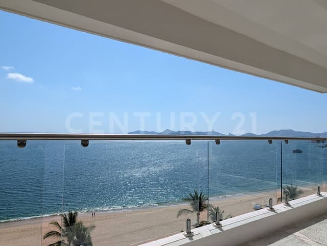 Departamento frente al mar en Antibes con terraza y acceso a playa en Acapulco