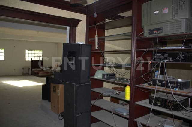 VENTA DE PLAZA COMERCIAL