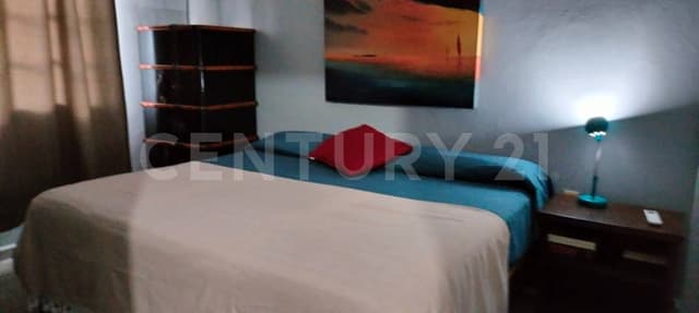 CASA AMPLIA CON JARDIN +2 DEPARTAMENTOS ¡VIVE Y GANA UN INGRESO EXTRA !