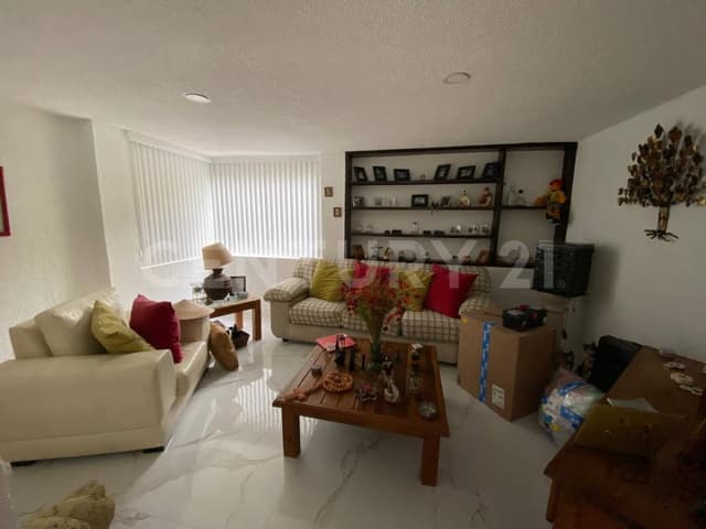 Casa en Condado de Sayavedra, Atizapán – Estilo, privacidad y entorno natural