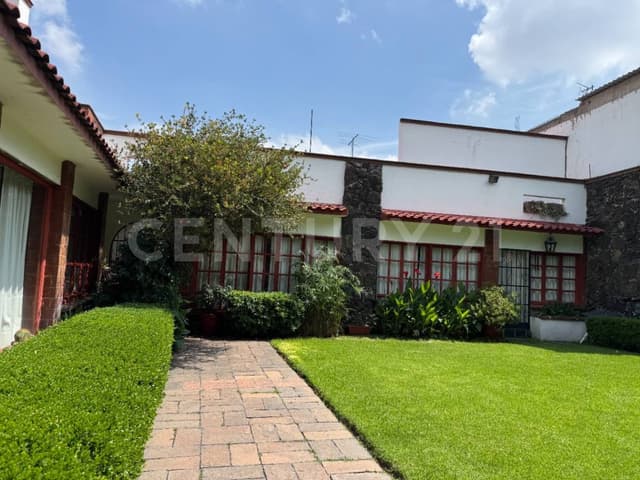 CASA CON JARDIN EN VENTA TLALPAN CENTRO
