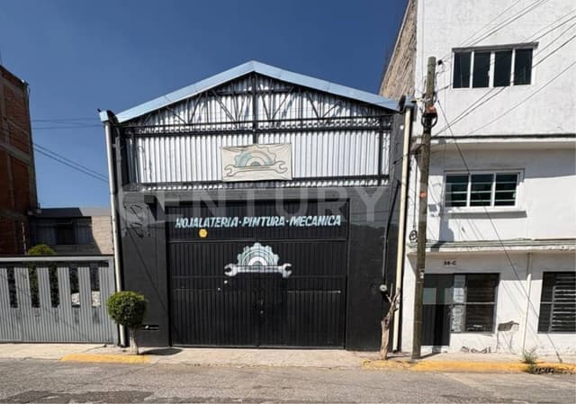Local Comercial en Renta en Prado Vallejo | 160 m² con Estacionamiento