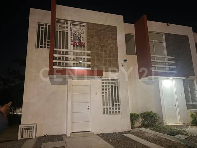 CASA EN VENTA EN FRACC VIDAIRE MANZANILLO