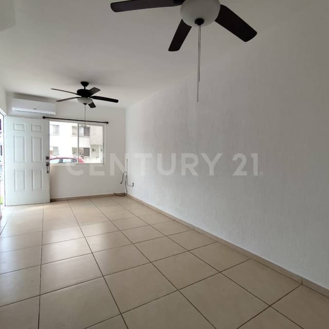 CASA EN RENTA EN JARDINES DEL SUR 4 EN CANCÚN