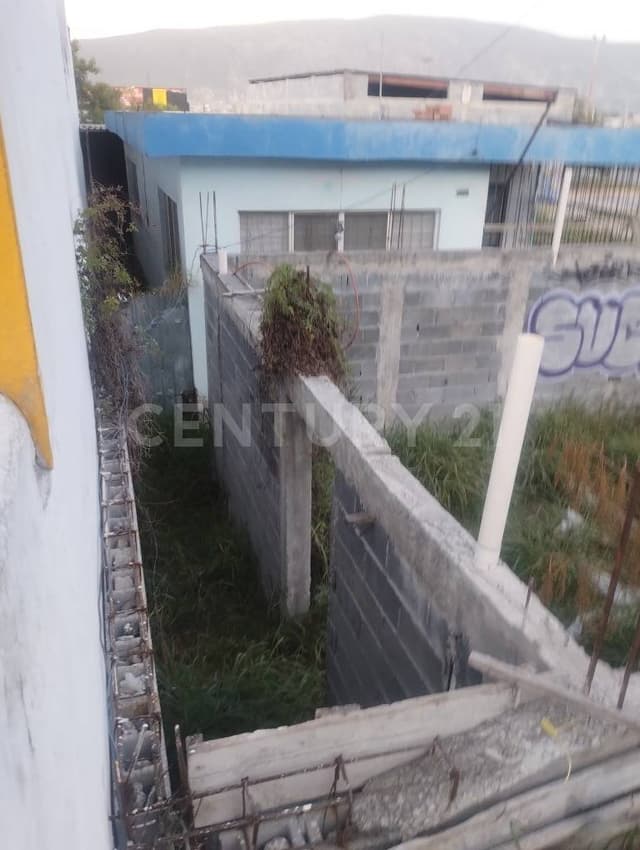 TERRENO EN VENTA EN COL. PLUTARCO ELIAS CALLES EN MONTERREY