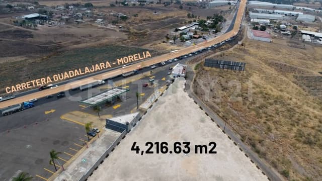 Terreno estratégico sobre la carretera Guadalajara–Morelia