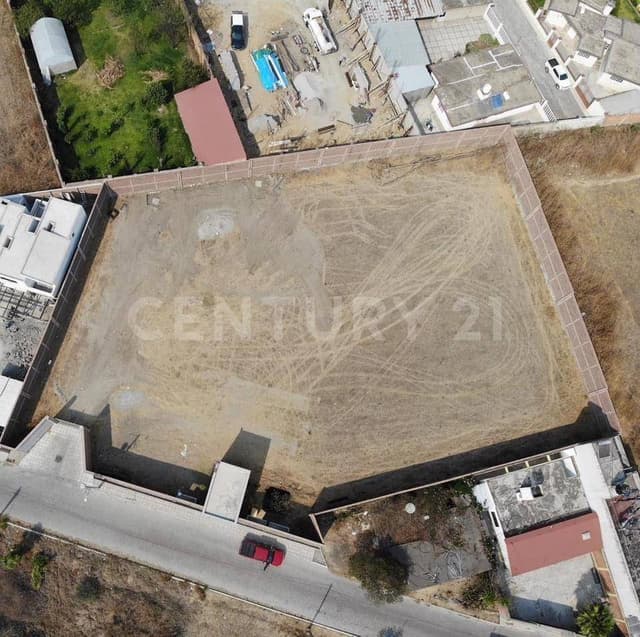 TERRENO DE 3000 M2 BARDEADO PARA SALON DE EVENTOS, BODEGA O DESARROLLO