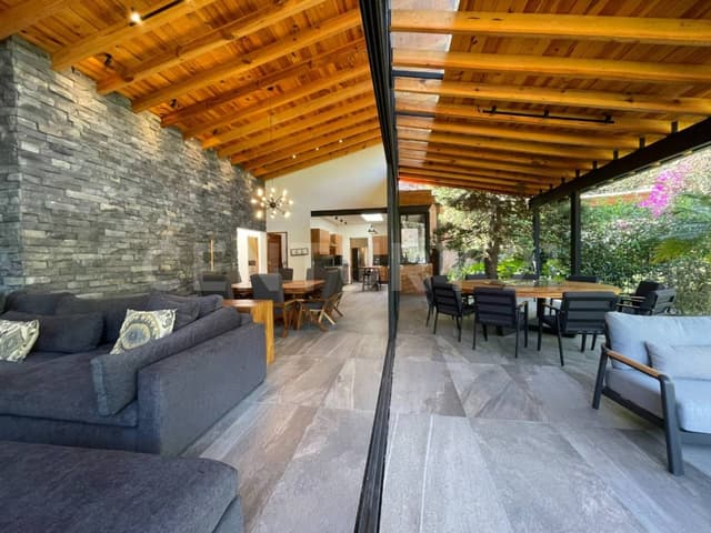 CASA EN VENTA AVÁNDARO, VALLE DE BRAVO