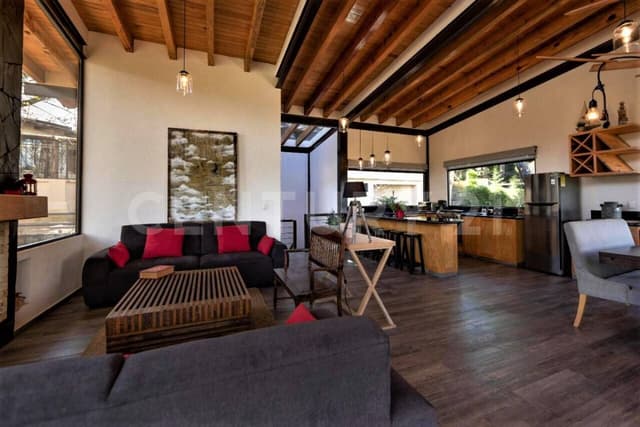 CASA EN CONDOMINIO CON ALBERCA, VALLE DE BRAVO